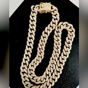 Men’s 18” Iced out Cuban Link Chain (Gold Plated Stainless Steel)